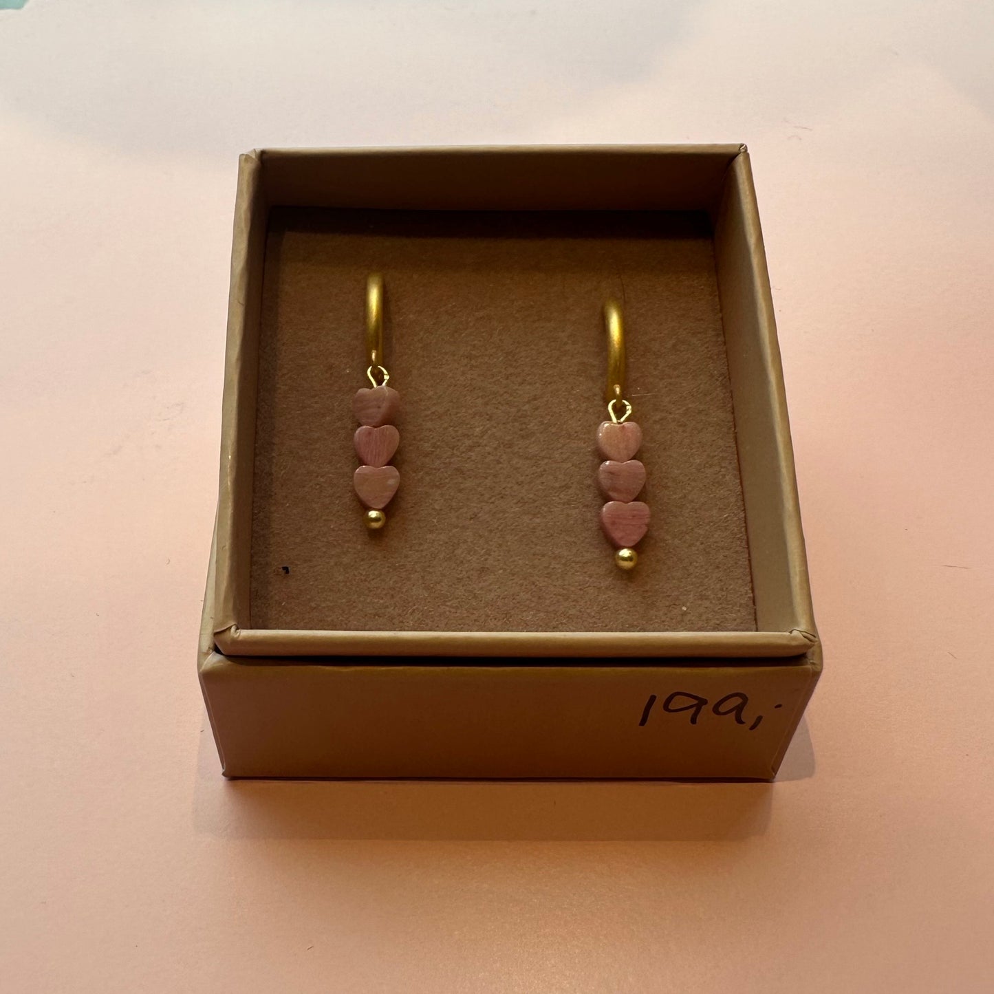 Friihof+Siig - Øreringe med Rosa hjerter i guld (66) - Merle og Wilde ApS