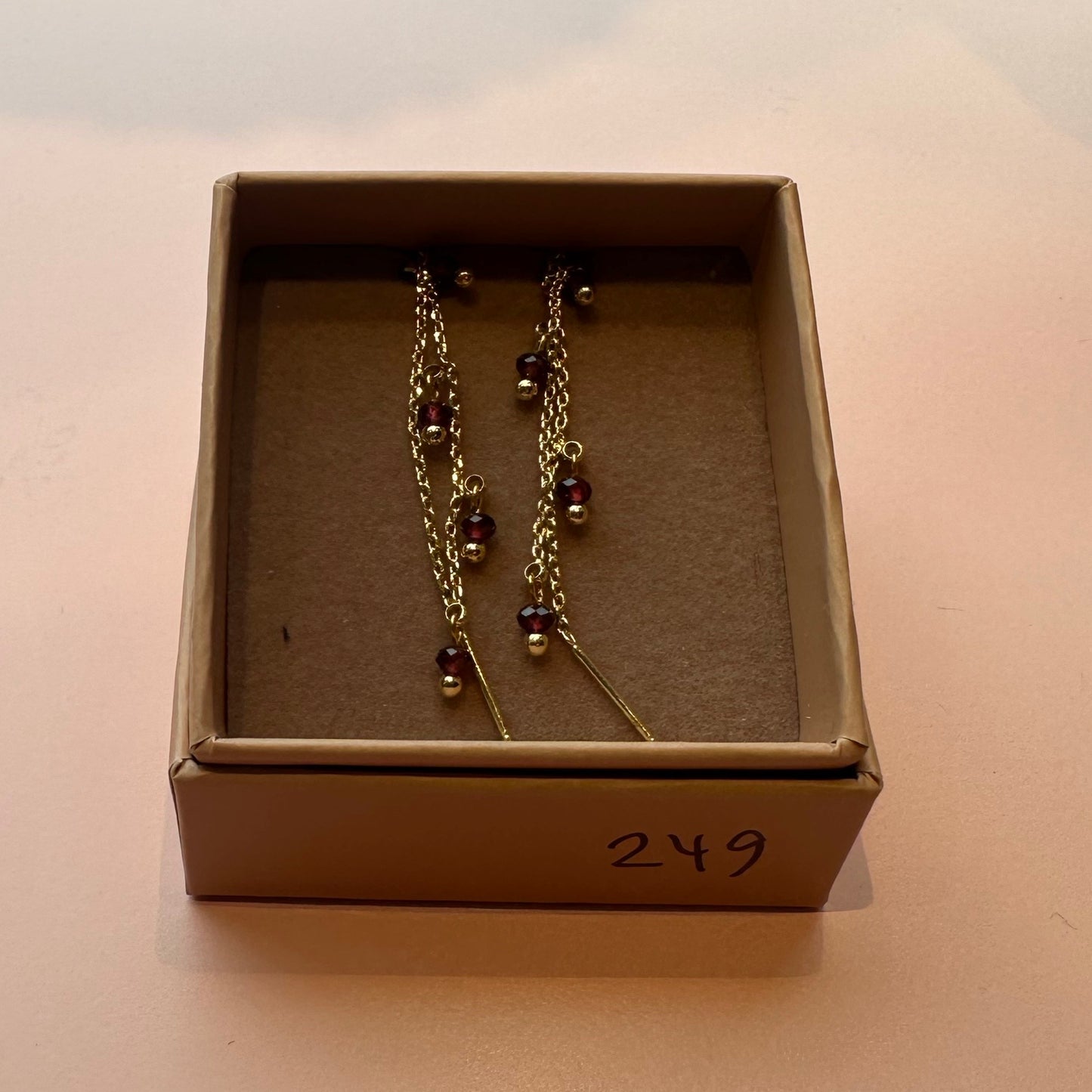 Friihof+siig - Øreringe med guld, bordeaux (67) - Merle og Wilde ApS