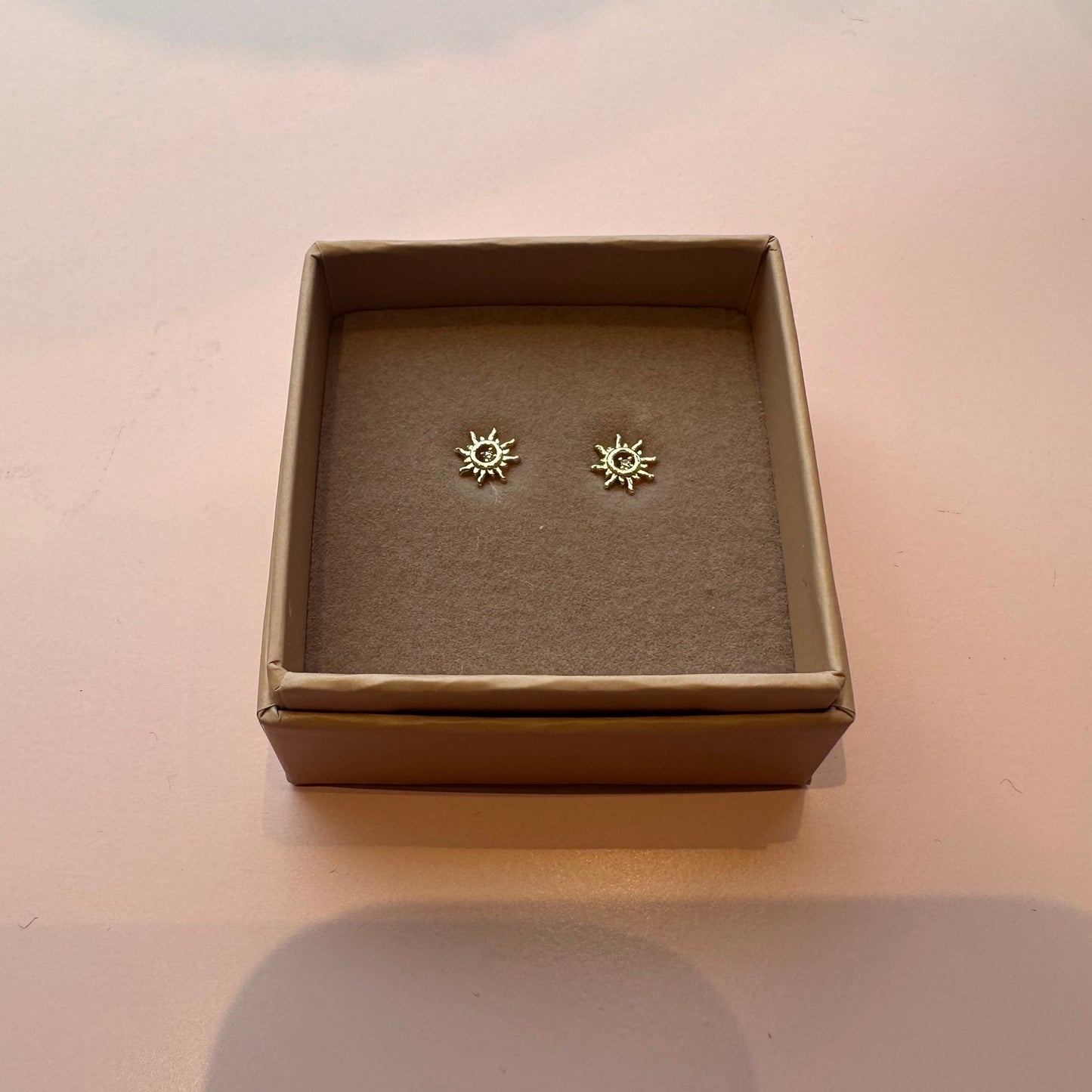 Friihof+siig - Øreringe med små sole (69) - Merle og Wilde ApS