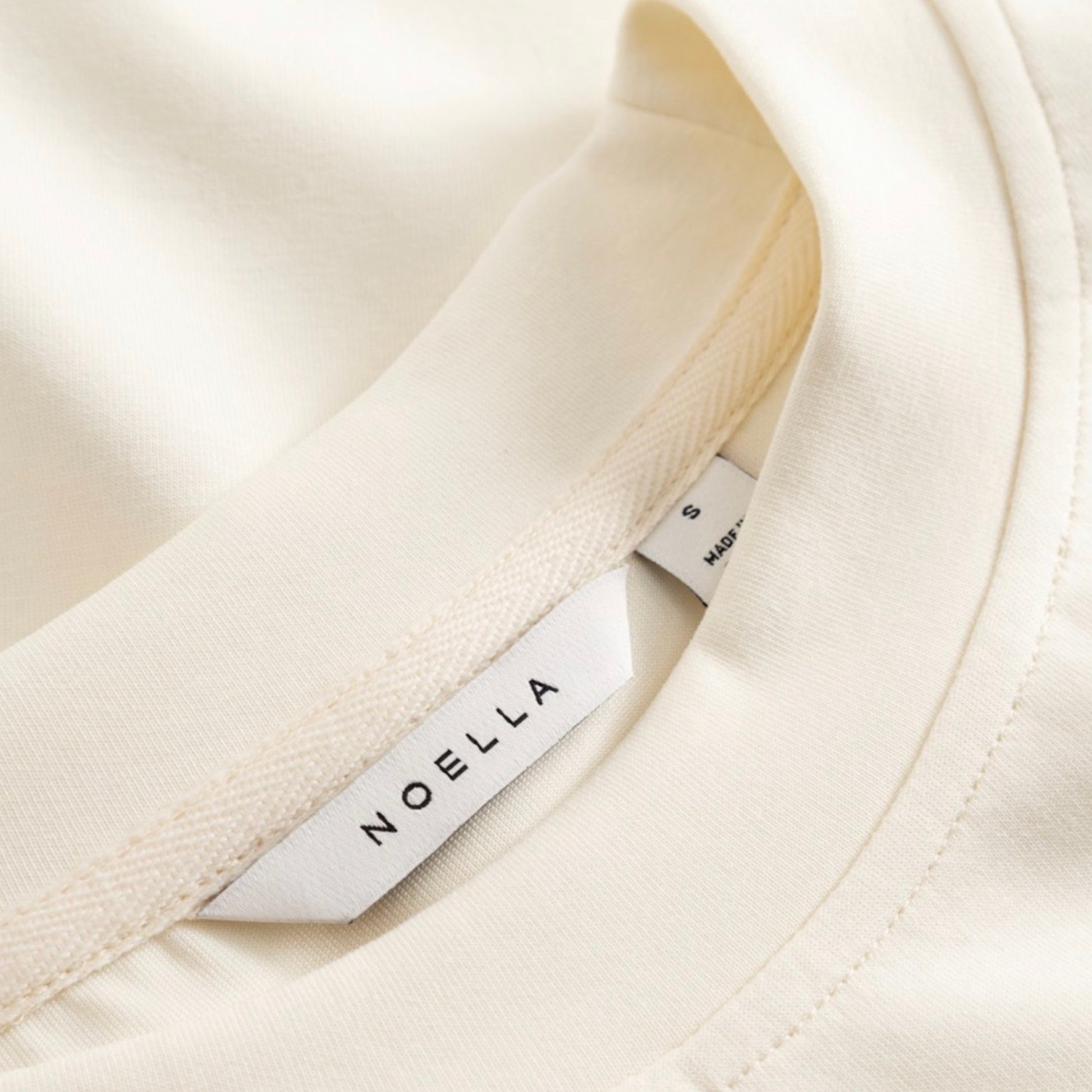 Preorder april/maj - Noella - N - maple - t-shirt / off White - Merle og Wilde ApS