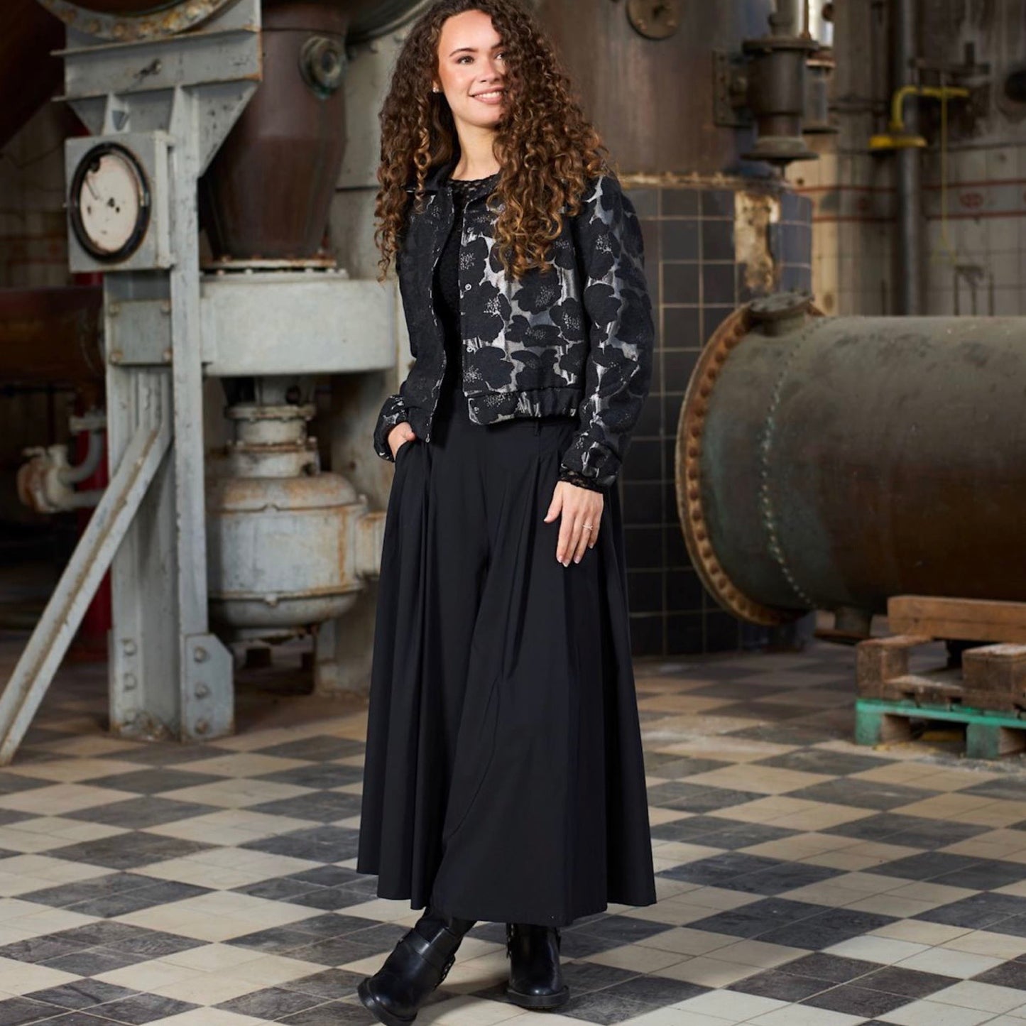 Black colour - BCdavina split skirt - Black - Merle og Wilde ApS