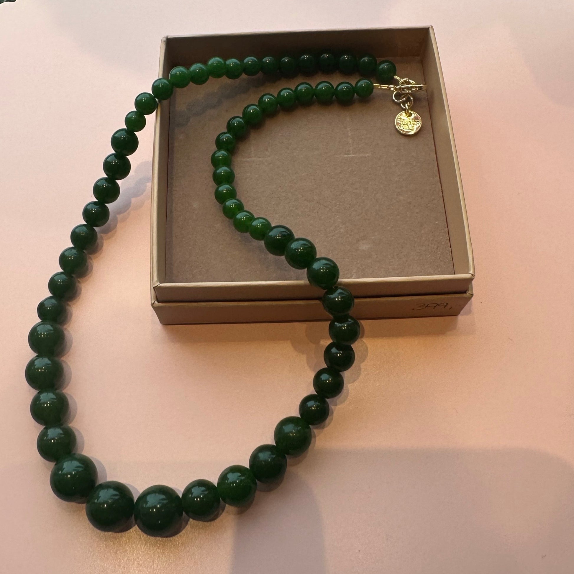 Friihof+siig - Grøn perle halskæde - Merle og Wilde ApS