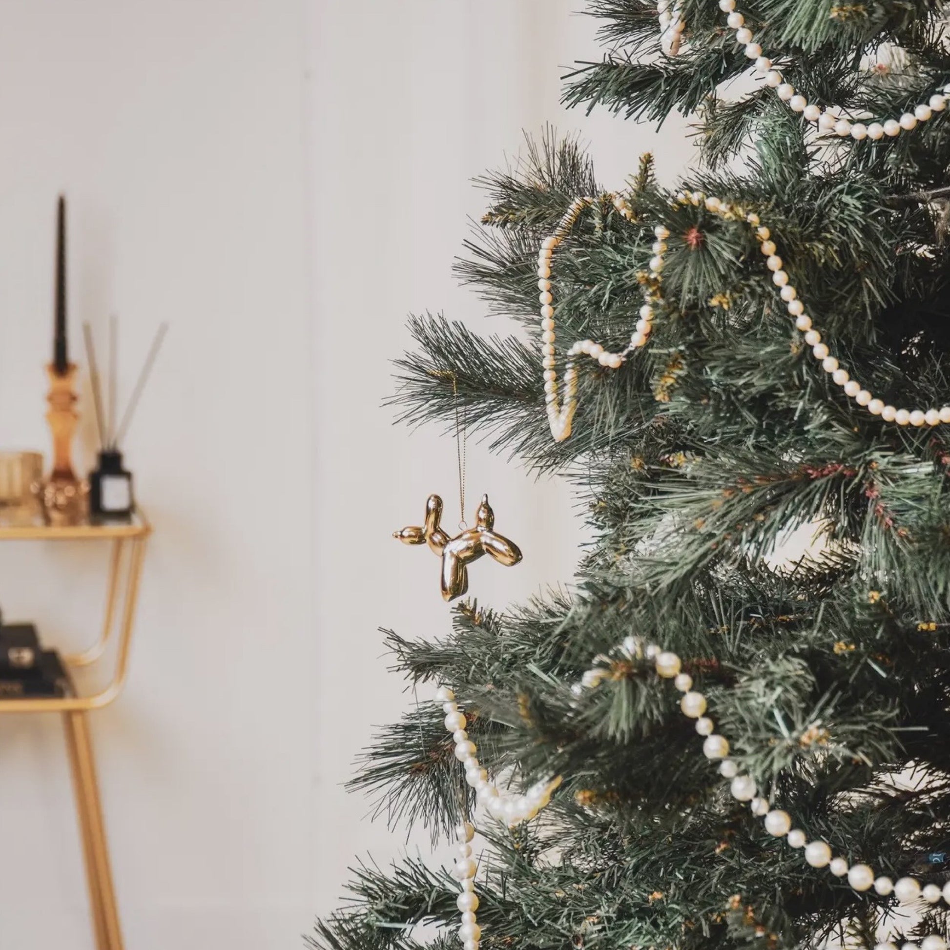 Housevitamin - Ballonhund ophæng - Fåes i 2 farver - Merle og Wilde ApS