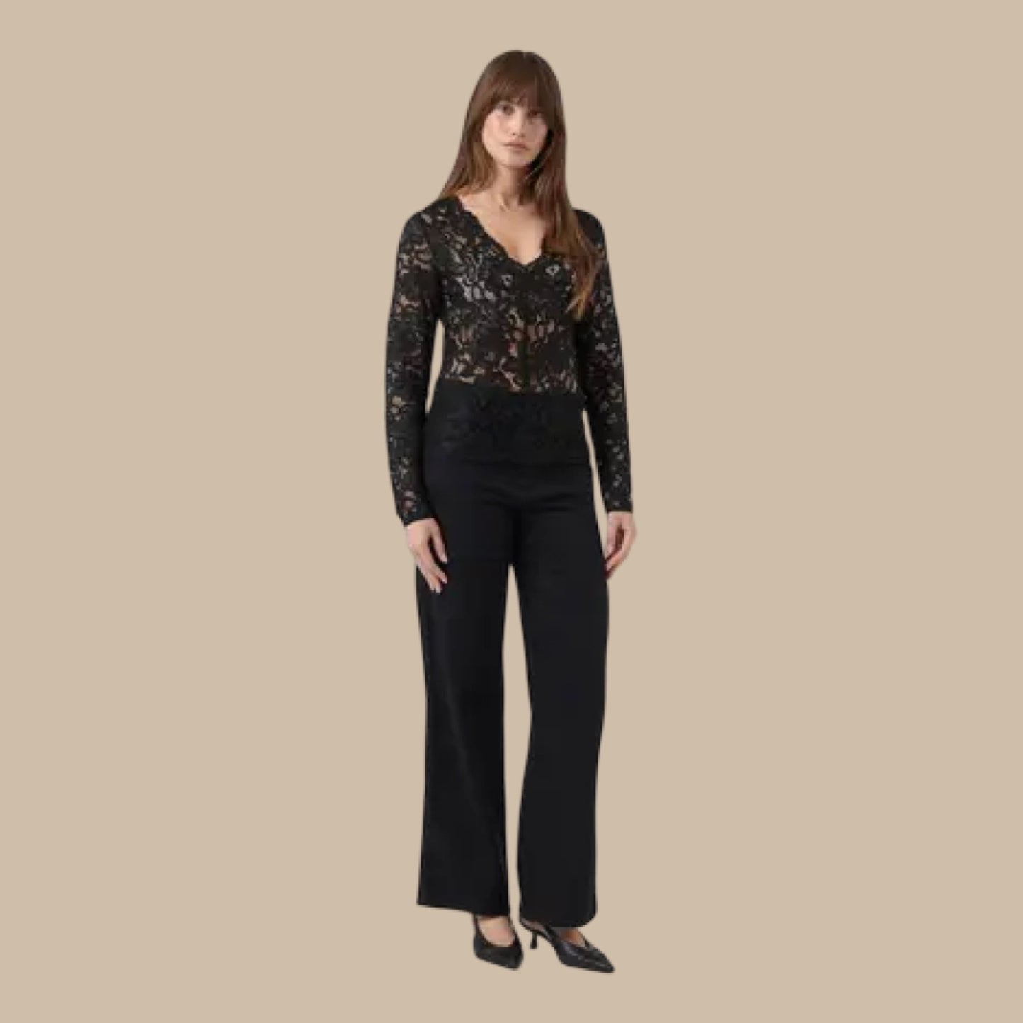 YAS - Yaslacey LS v - neck lace top s. Noos - Black - Merle og Wilde ApS