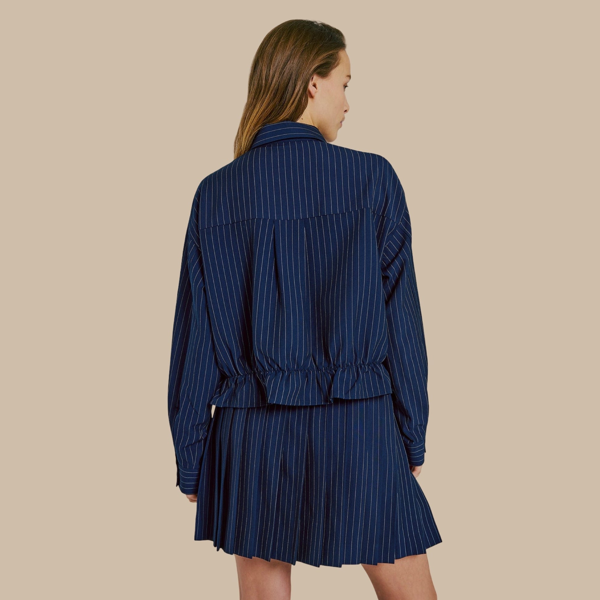 NORR - Neo pinstripe short shirt - Navy stripe - Merle og Wilde ApS