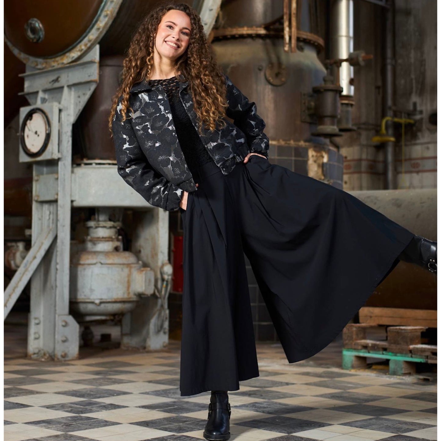 Black colour - BCdavina split skirt - Black - Merle og Wilde ApS