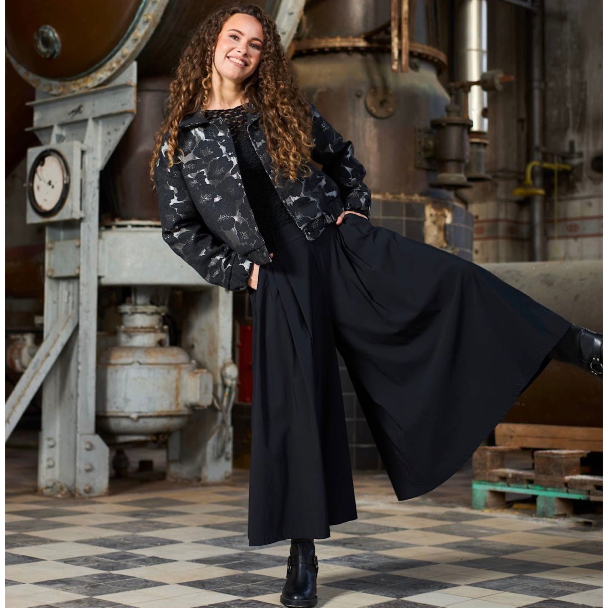 Black colour - BCdavina split skirt - Black - Merle og Wilde ApS