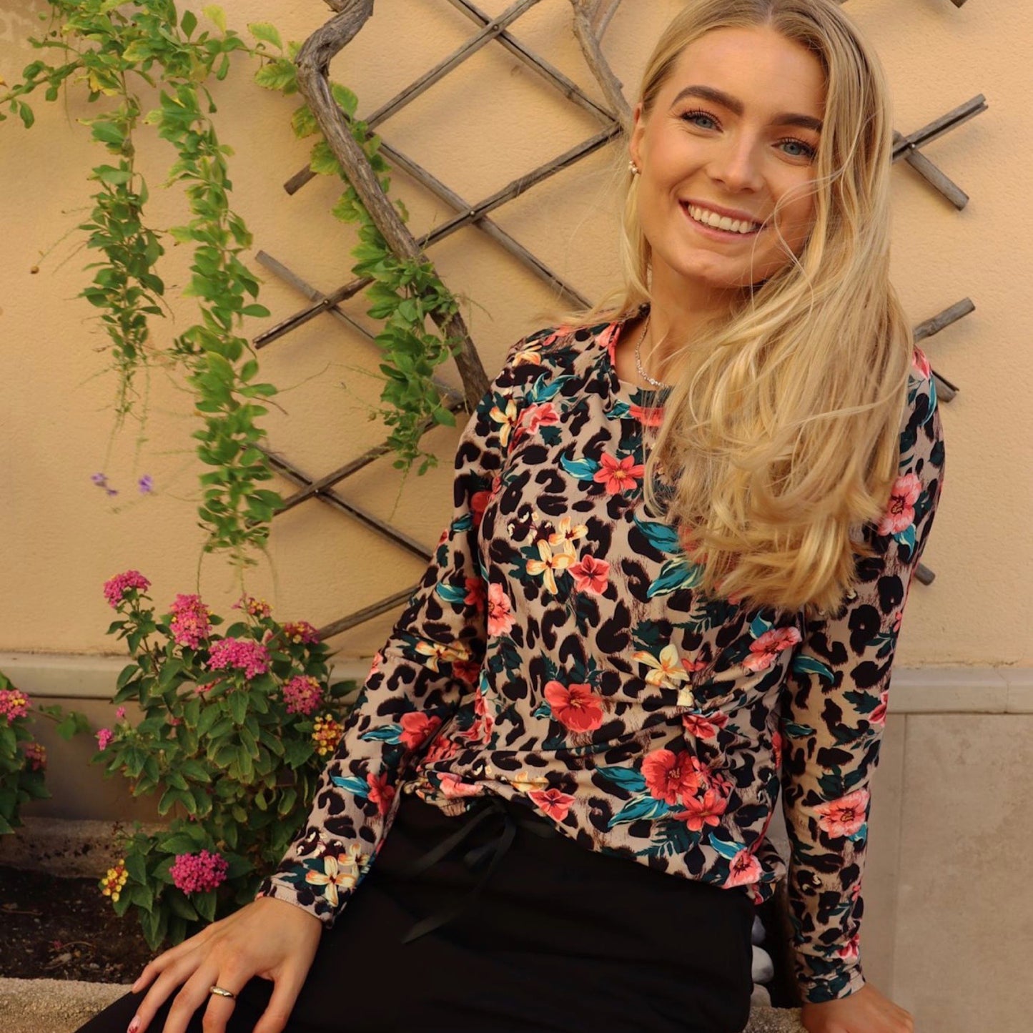 Preorder marts - Liberté - Alma twist blouse - Merle og Wilde ApS