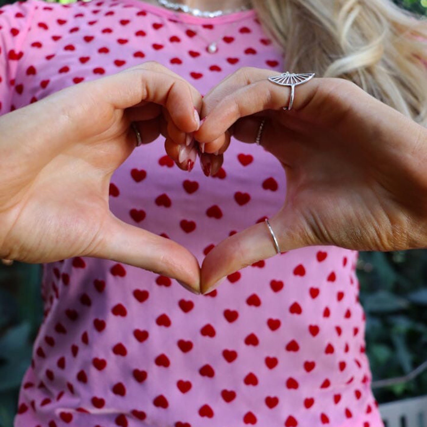 Liberte - mest LS T-shirt - pink red flock heart - Merle og Wilde ApS