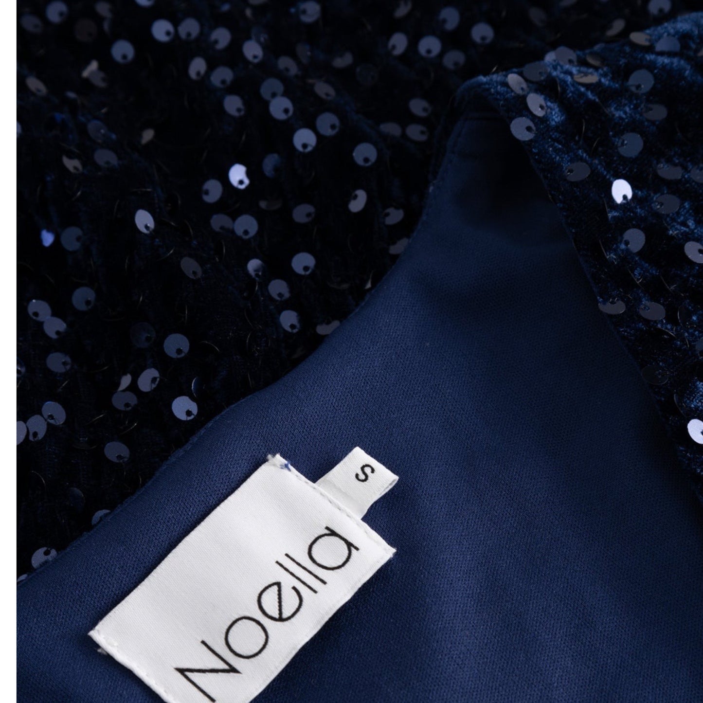 Noella - Lucille top - Navy bluse - Merle og Wilde ApS