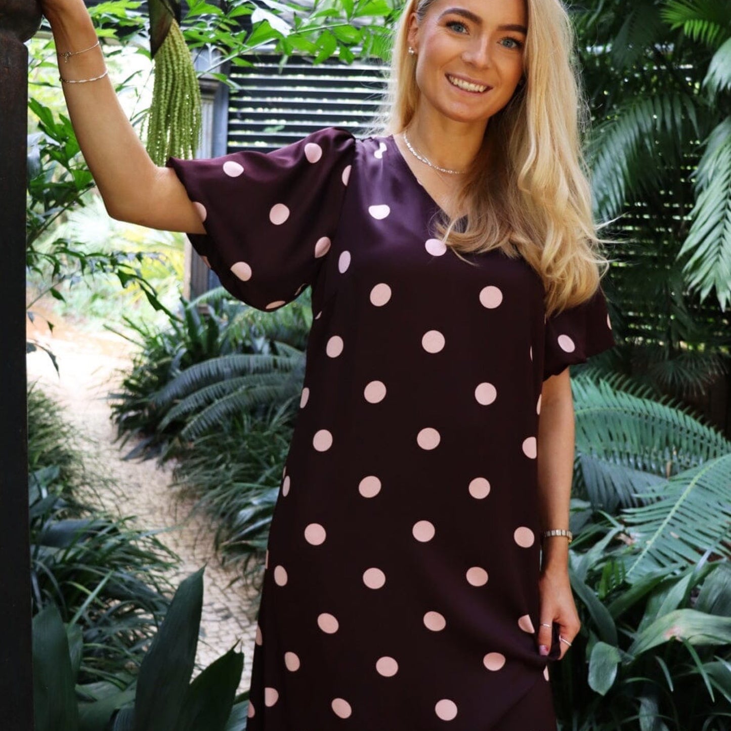 Preorder feb. - Liberte - Dotti dress - Plum Rose Big dot - Merle og Wilde ApS