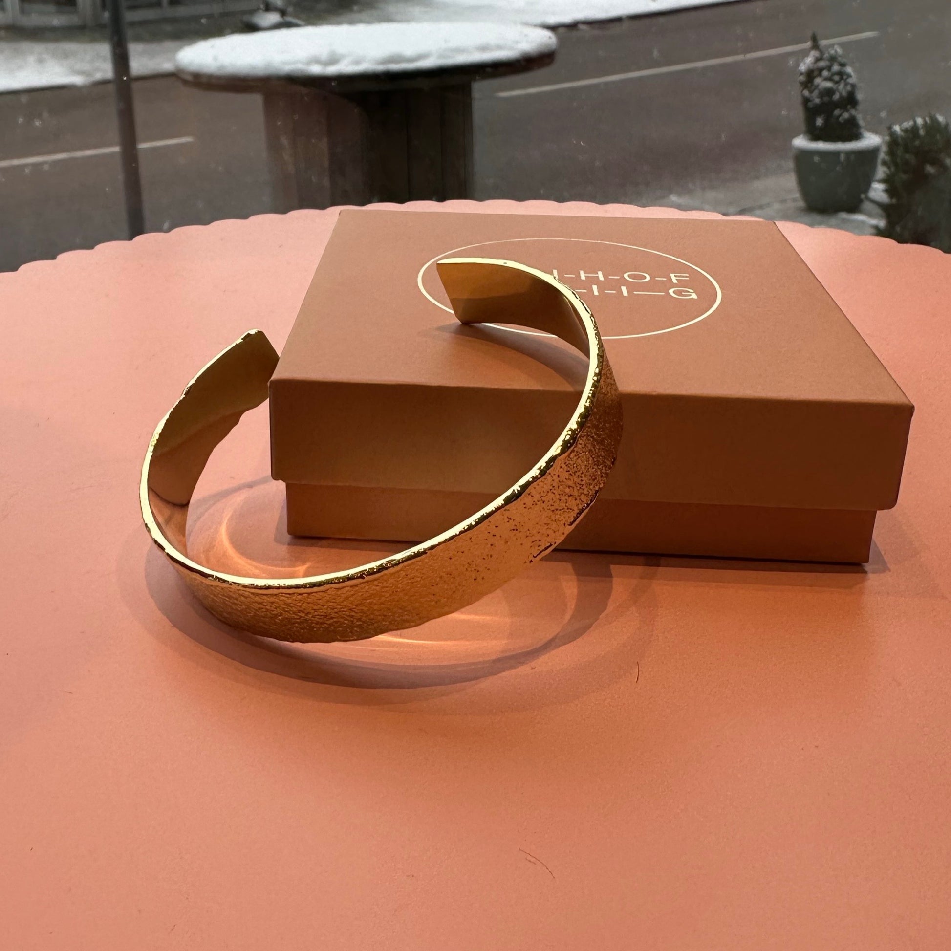 Friihof+siig - guld armbånd 60 - Merle og Wilde ApS