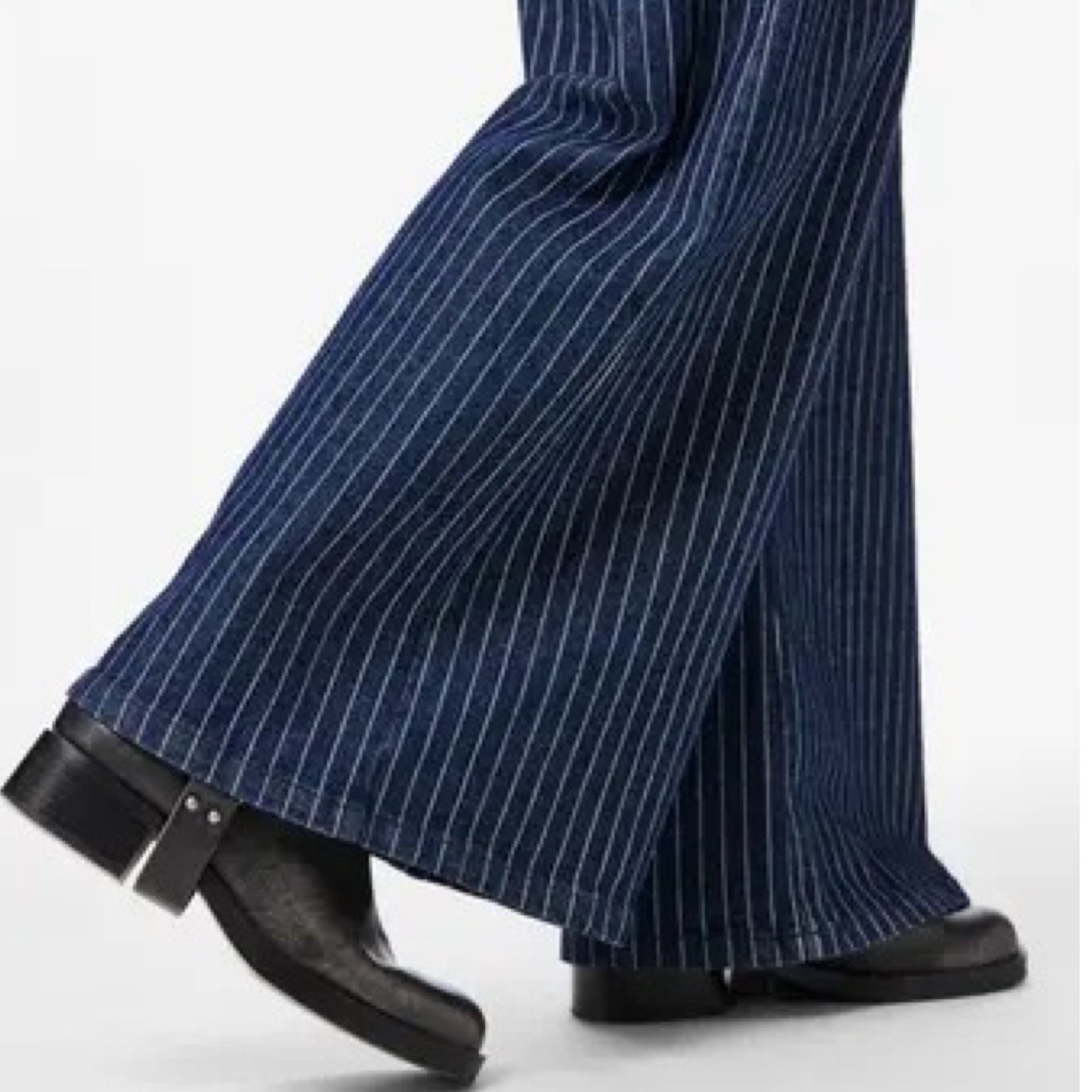 Pieces - Pcrose MW Wide denim jeans - Dark Blue denim pinstripe - Merle og Wilde ApS