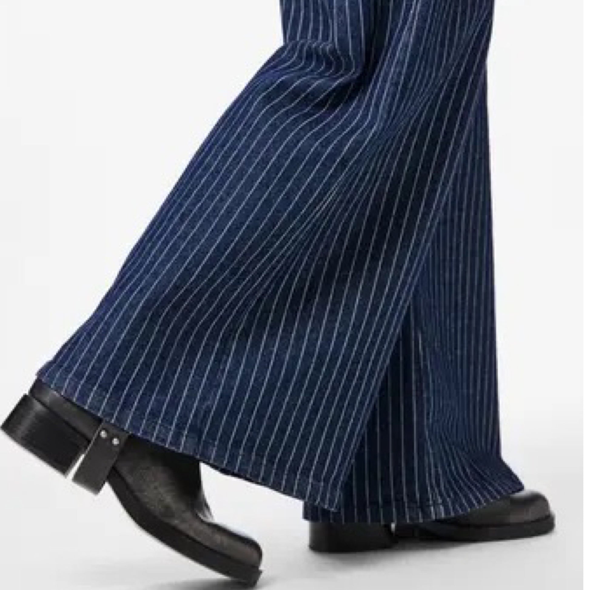 Pieces - Pcrose MW Wide denim jeans - Dark Blue denim pinstripe - Merle og Wilde ApS