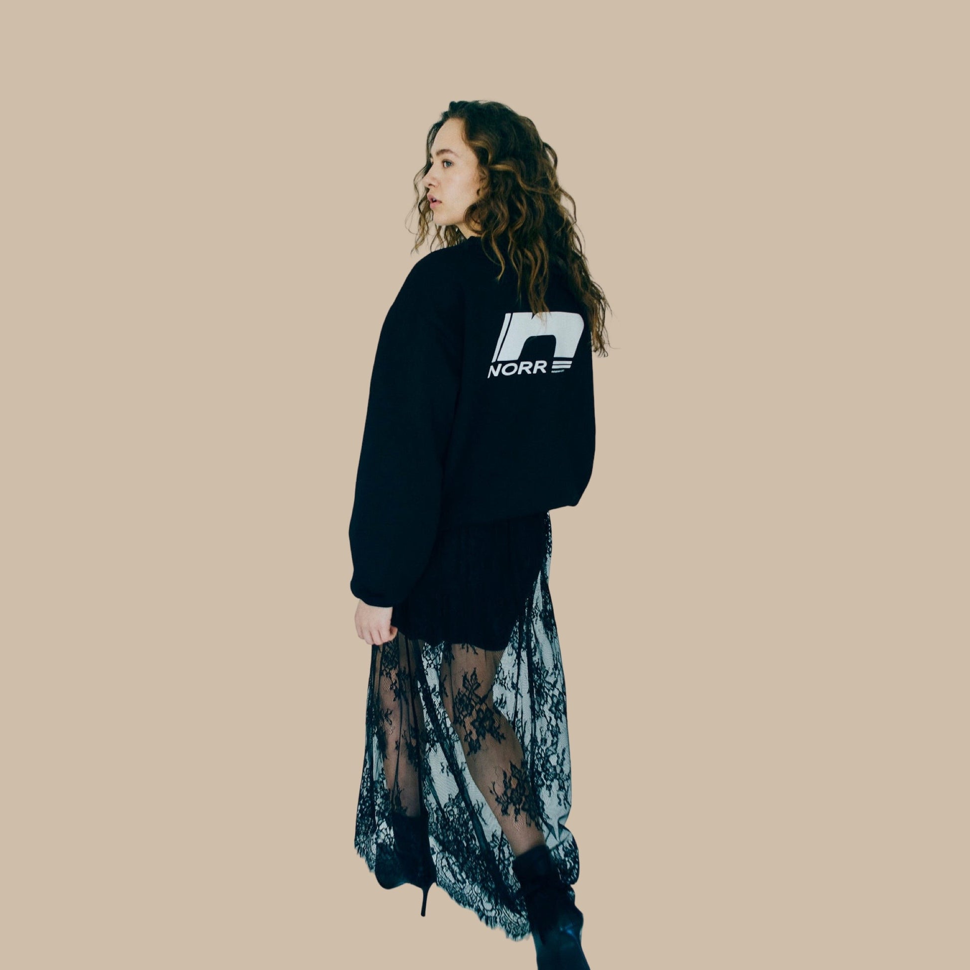 NORR - Daphine sweat top - Black w. White print - Merle og Wilde ApS