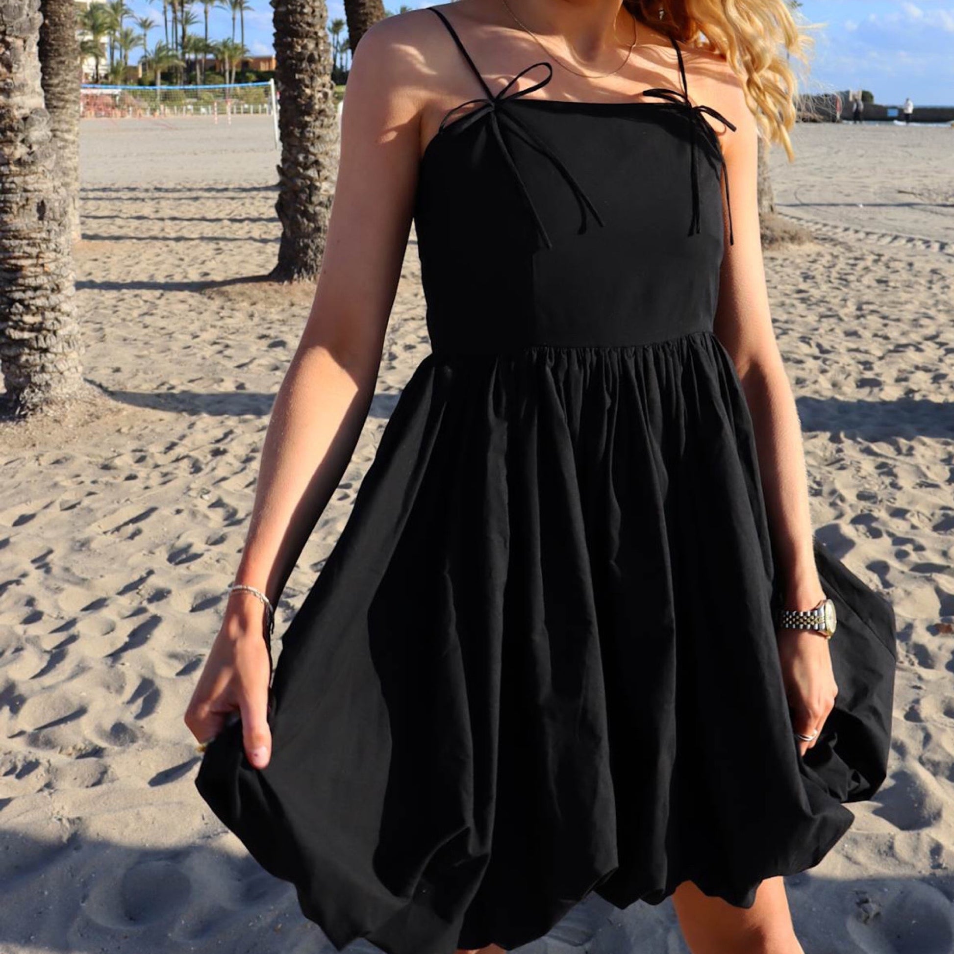 Preorder juni - Liberté - Balu - strap - dress - Black - Merle og Wilde ApS