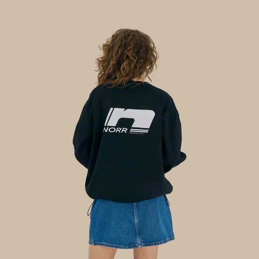 NORR - Daphine sweat top - Black w. White print - Merle og Wilde ApS