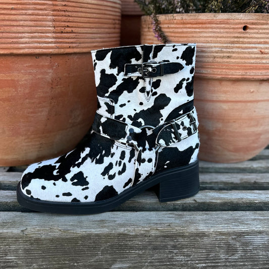 Tim&simonsen - Lora Biker Boot Cow Hair on Black - Merle og Wilde ApS