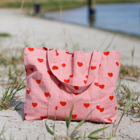 Black colour - BCnella canvas bag - red Heart - Merle og Wilde ApS