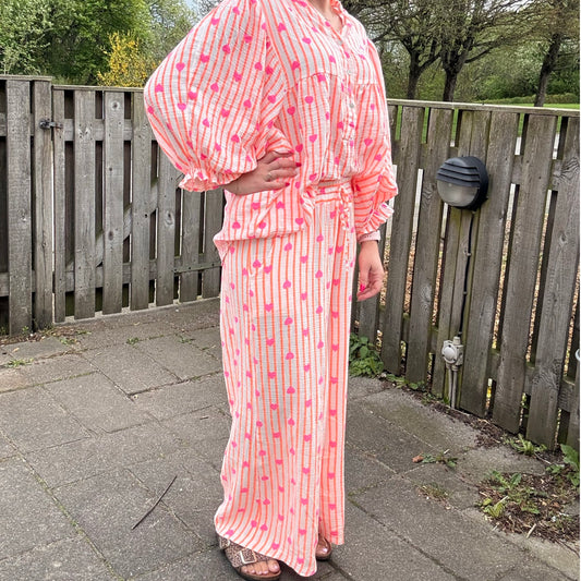Noeline - Bomuldgaze skjorte - Neon orange/ pink hjerter - Merle og Wilde ApS
