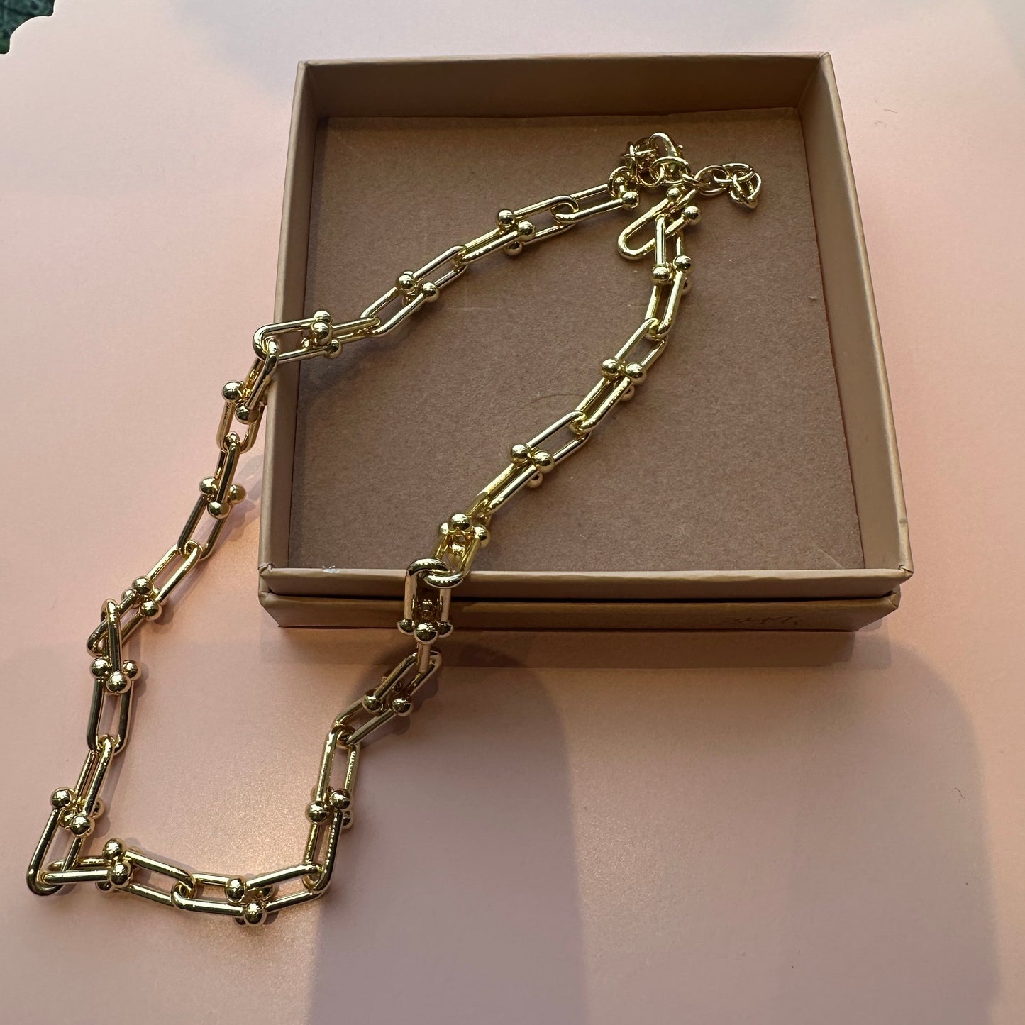 Friihof+siig - Guld halskæde - Merle og Wilde ApS