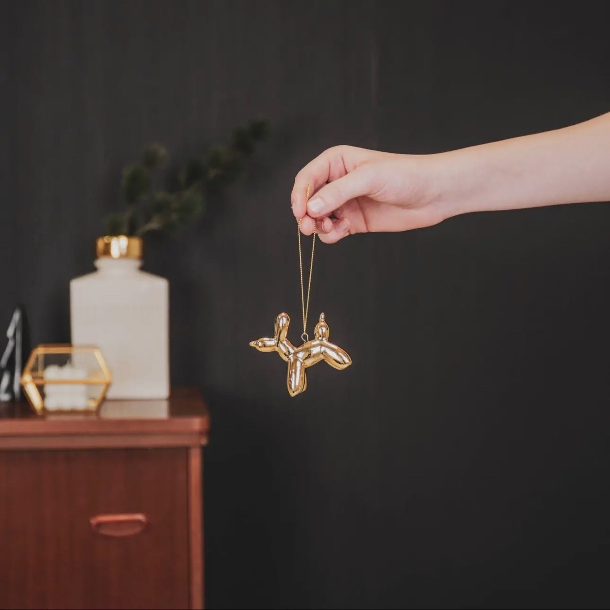 Housevitamin - Ballonhund ophæng - Fåes i 2 farver - Merle og Wilde ApS